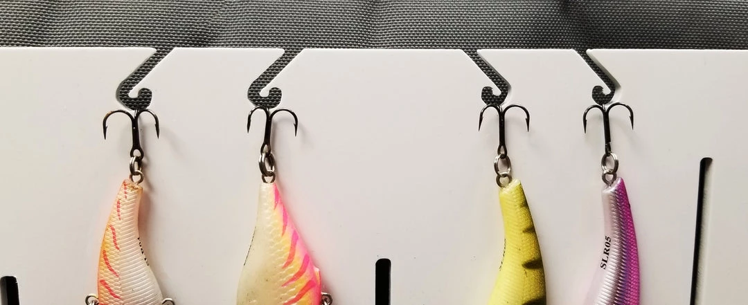 Ice Strong Outdoors Lakewood Medium Saltwater Hanging Case 4 Ice Strong Outdoors Lakewood Medium Saltwater Hanging Case